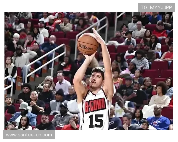 火箭队球员贝弗利接受记者采访的精彩内容