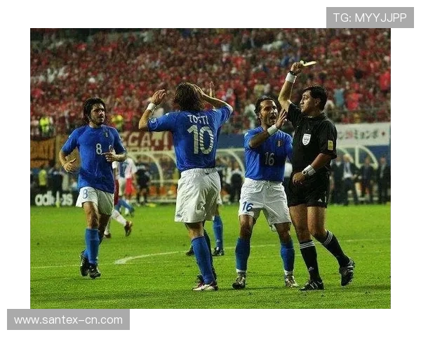 肮脏的日韩世界杯背后的争议与黑哨疑云揭秘与裁判风波及利益博弈真相